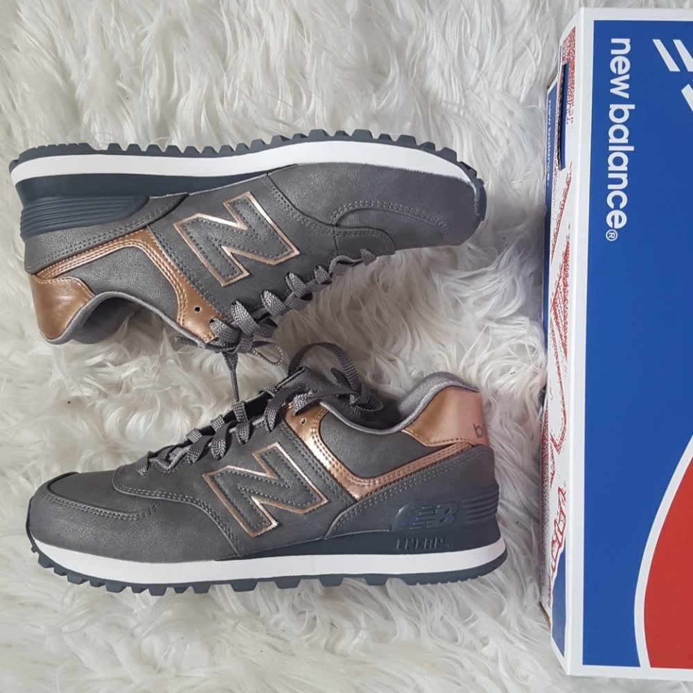 ⭐Sale new Balance rose gold grey sneakers size 9 - Picture 2 of 5